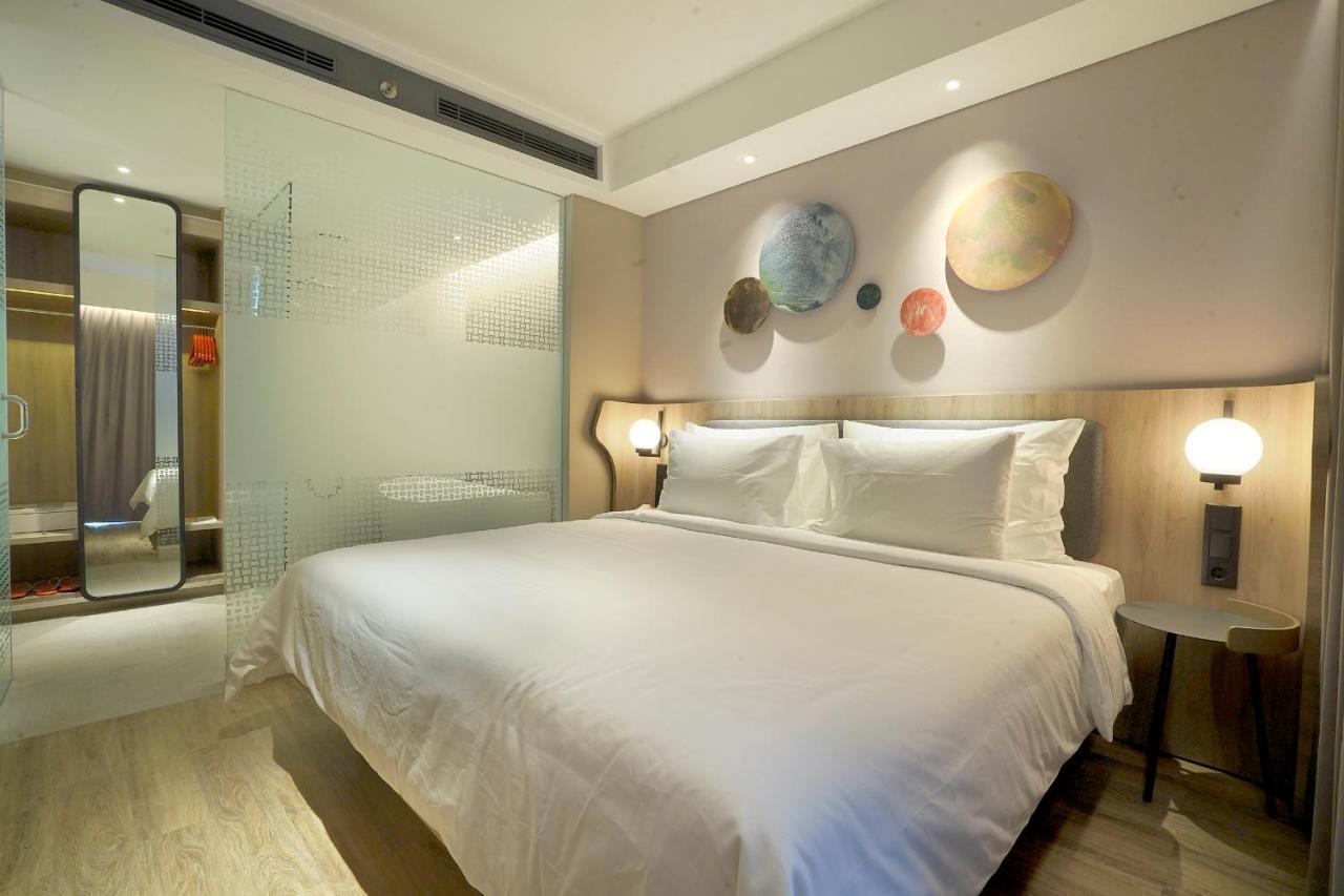 Harris Suites Puri Mansion Jakarta Exteriör bild