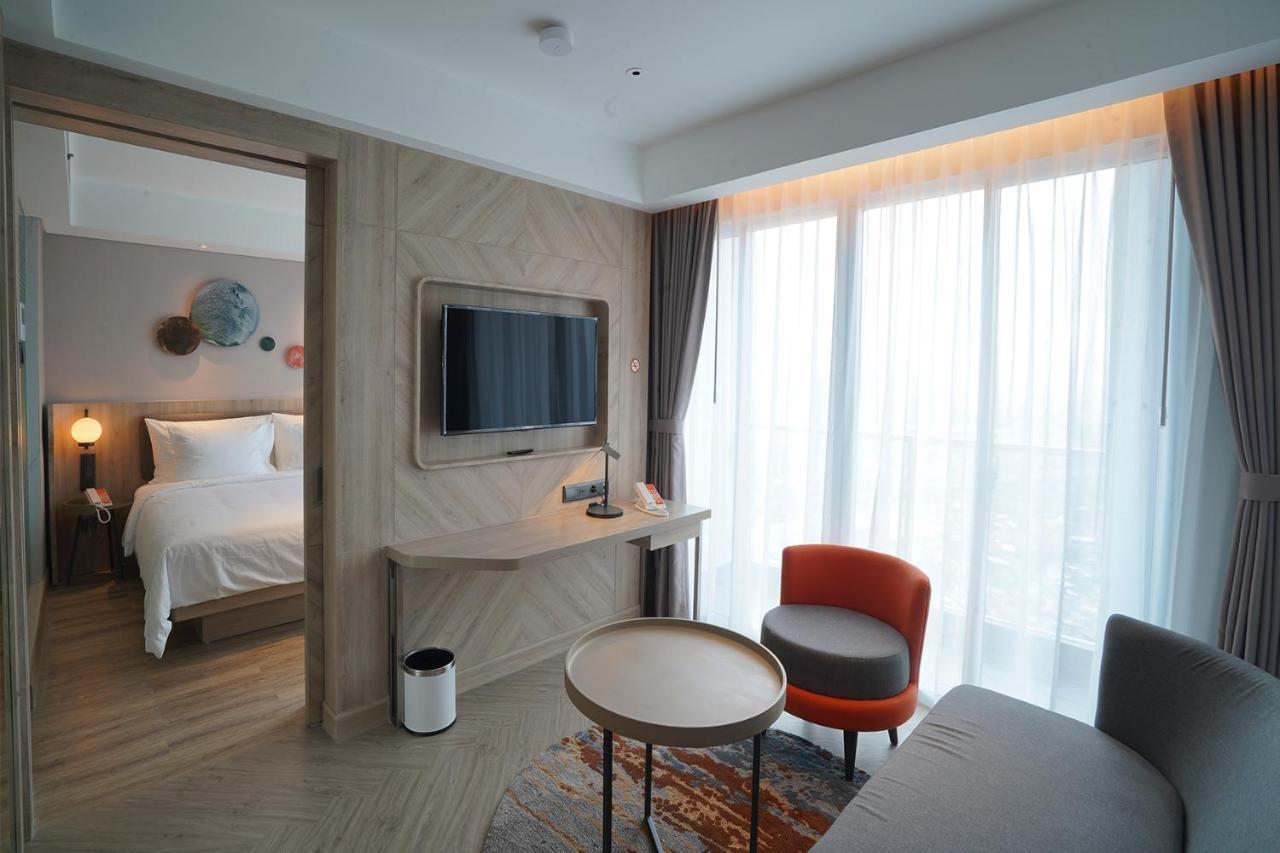 Harris Suites Puri Mansion Jakarta Exteriör bild