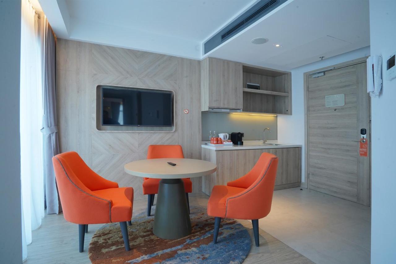 Harris Suites Puri Mansion Jakarta Exteriör bild