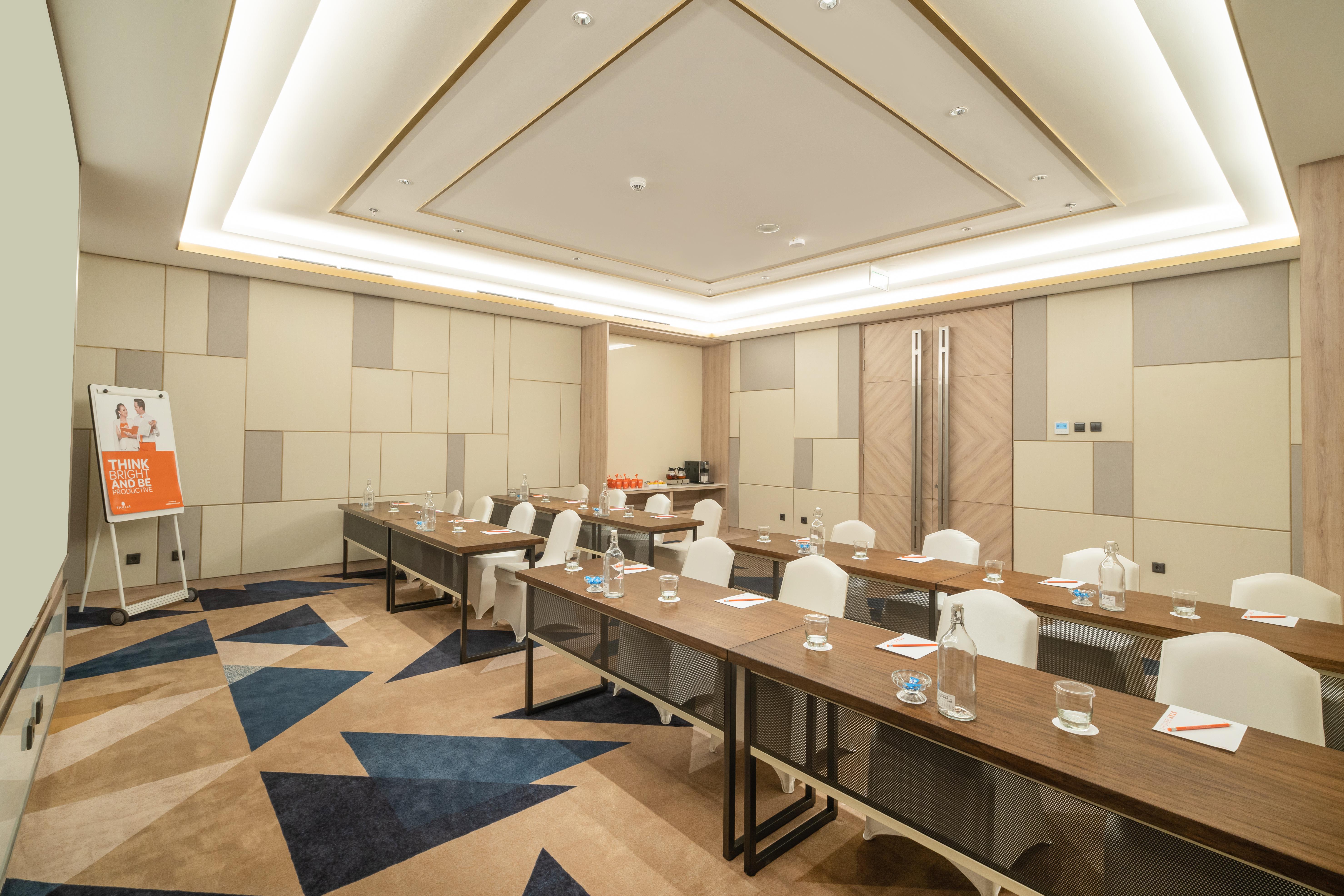 Harris Suites Puri Mansion Jakarta Exteriör bild