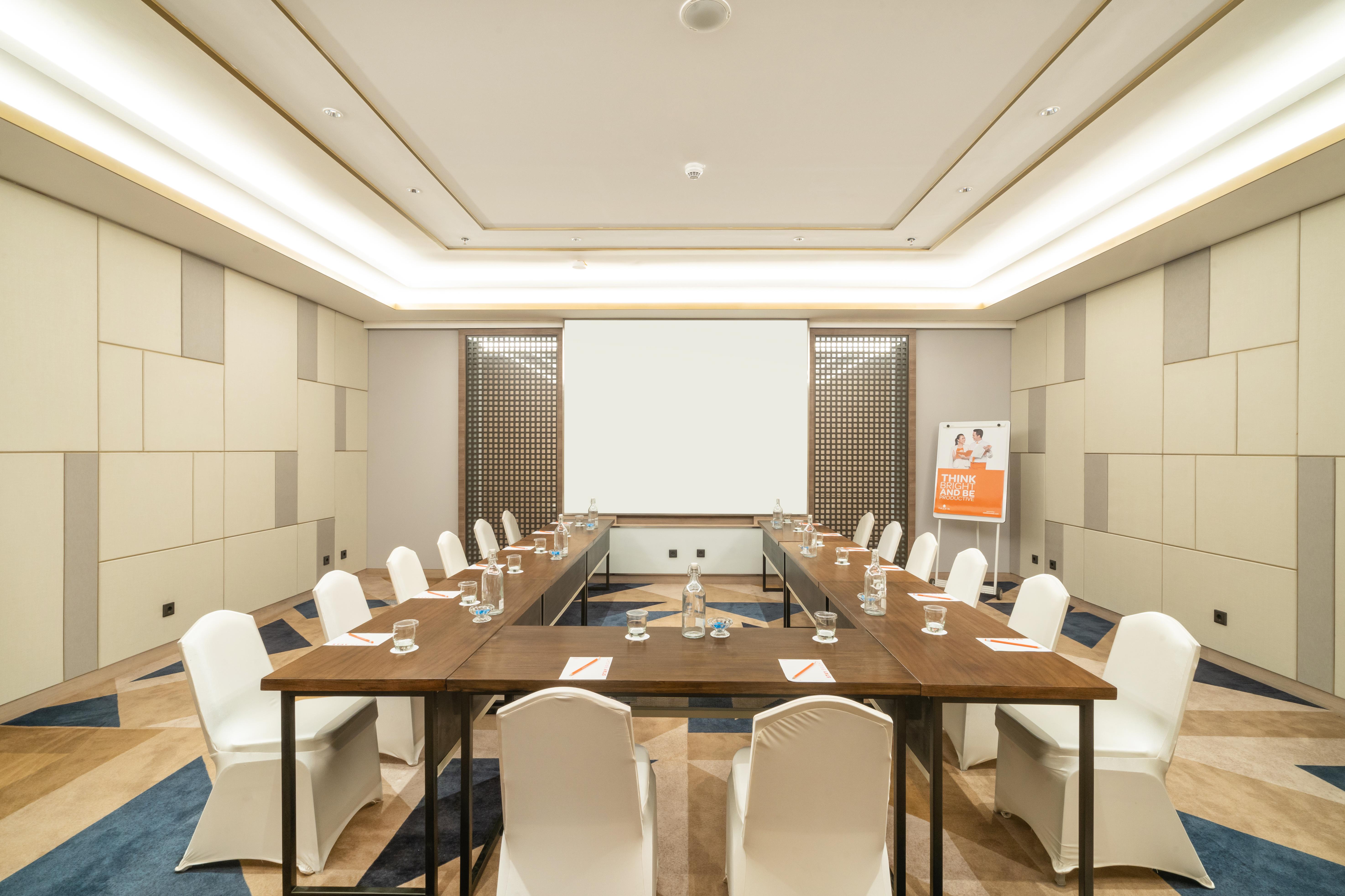 Harris Suites Puri Mansion Jakarta Exteriör bild