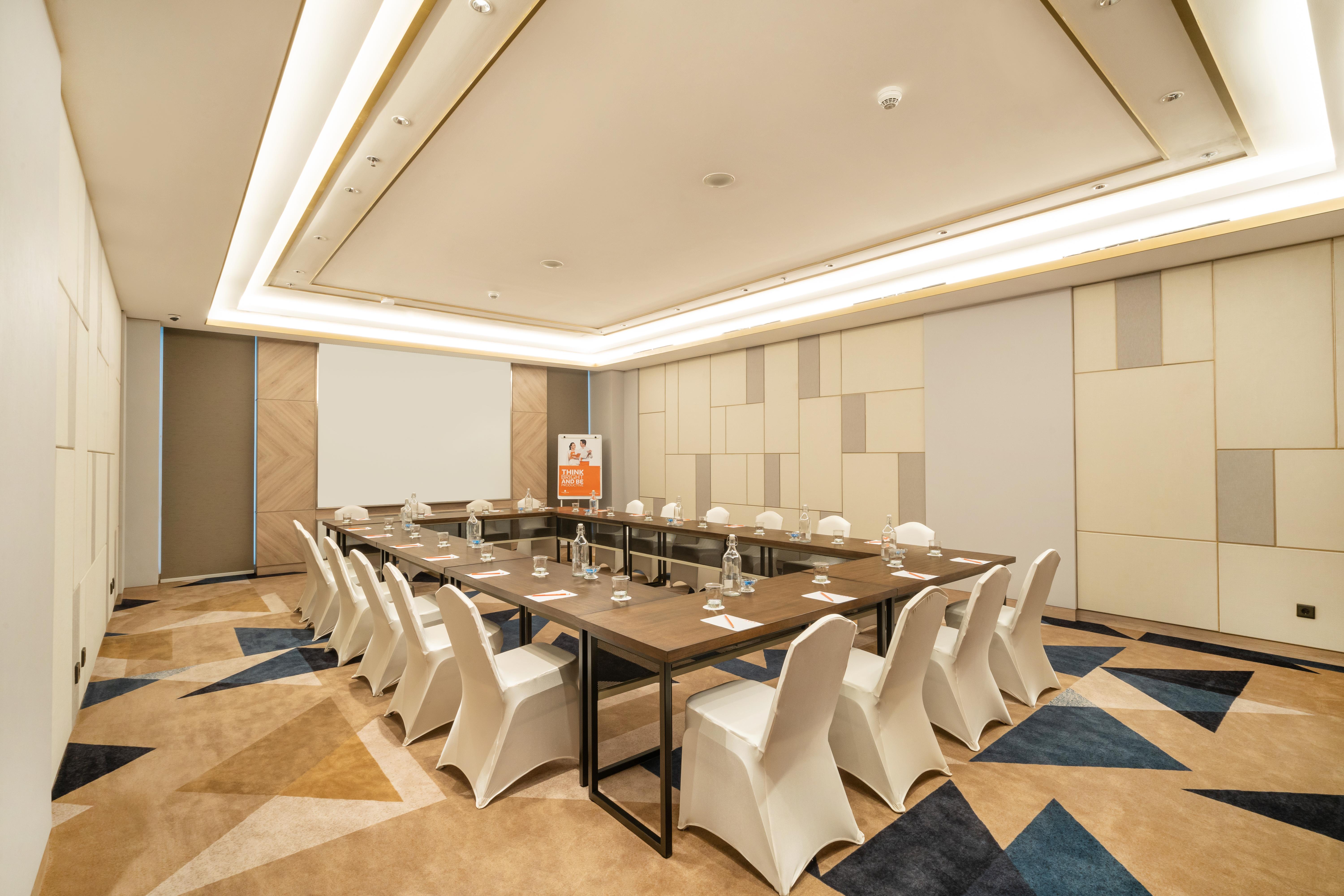 Harris Suites Puri Mansion Jakarta Exteriör bild