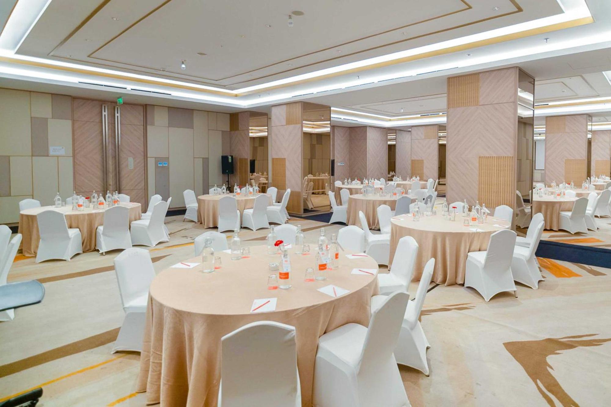 Harris Suites Puri Mansion Jakarta Exteriör bild