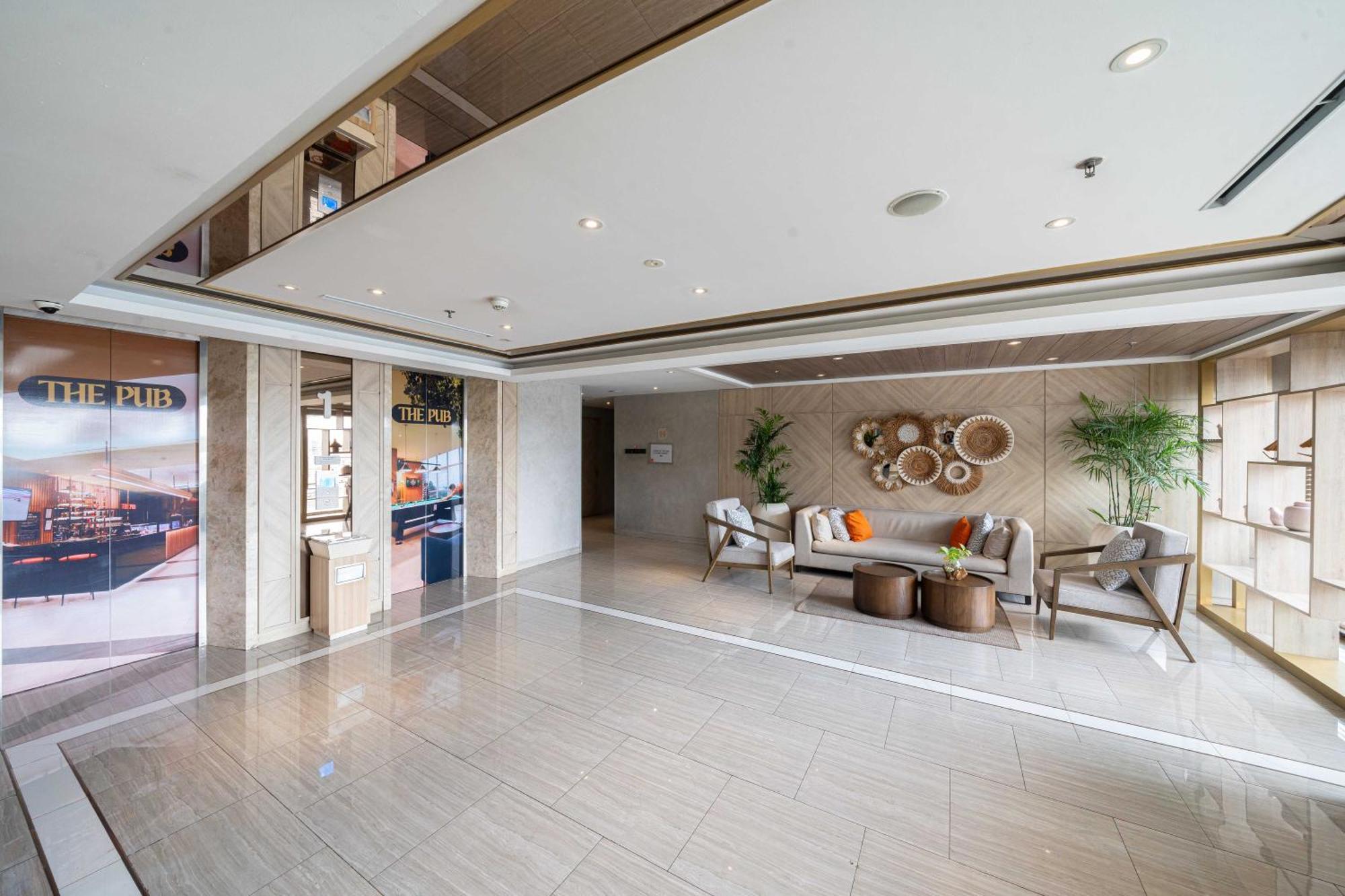 Harris Suites Puri Mansion Jakarta Exteriör bild