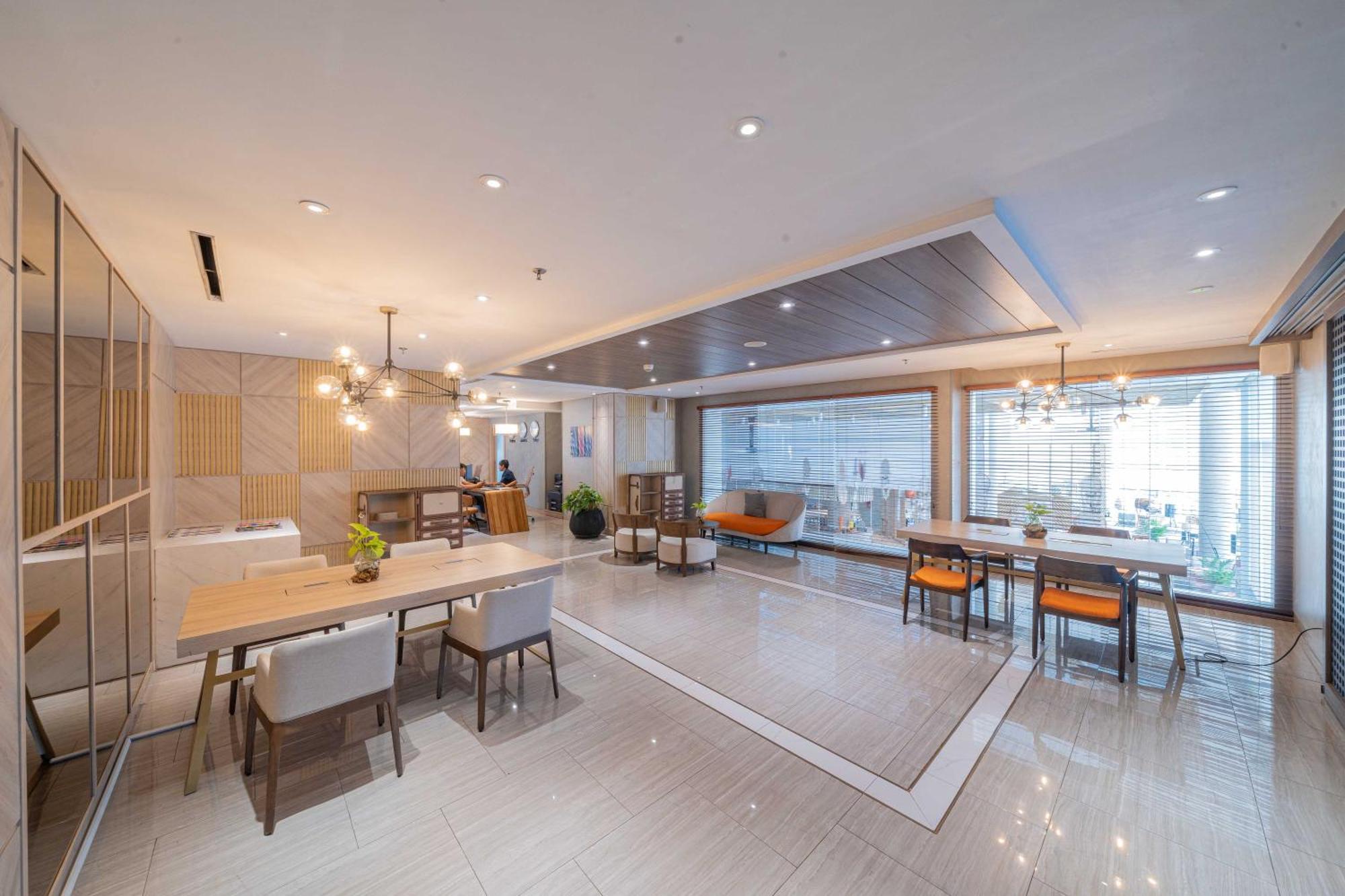 Harris Suites Puri Mansion Jakarta Exteriör bild